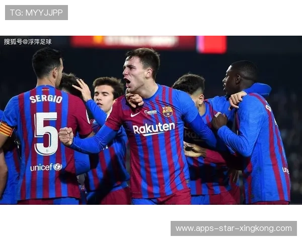 莱万转身抽射打入死角，巴萨诺坎普震天欢呼