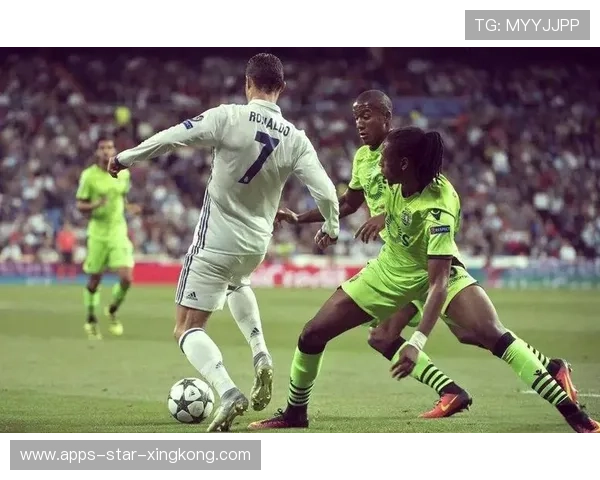 皇马中场快速换位带来连环攻势